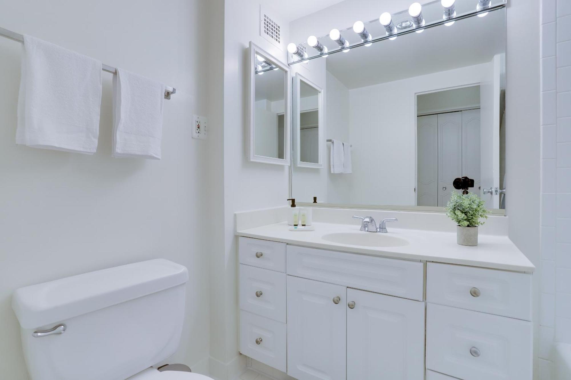 Spacious 2 Bedrooms Apt @Crystal City With Gym Arlington Exterior foto