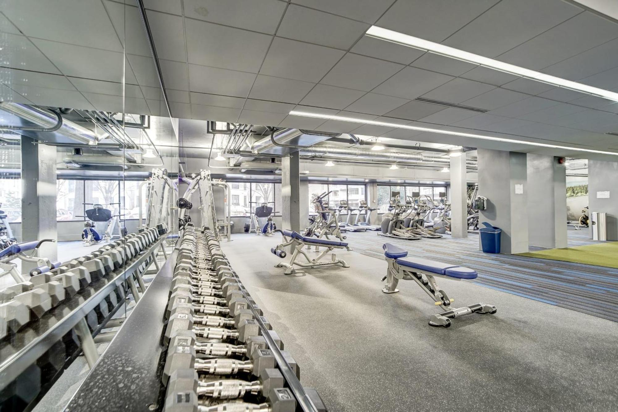 Spacious 2 Bedrooms Apt @Crystal City With Gym Arlington Exterior foto